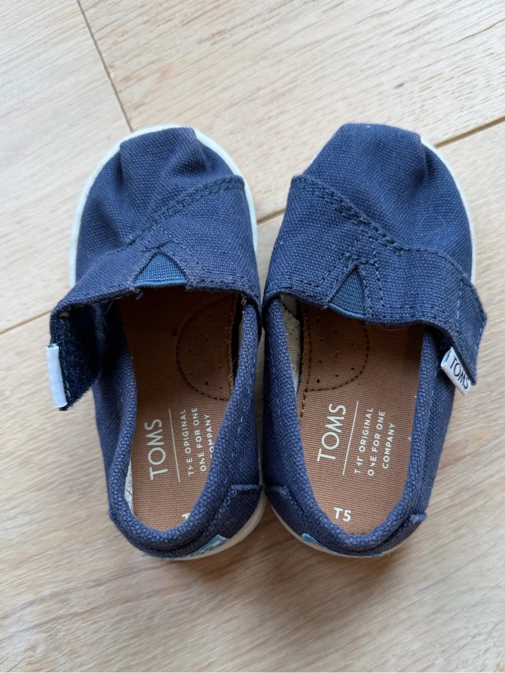 TOMS Toddler Navy Canvas Velcro Slip On Shoes Size T5